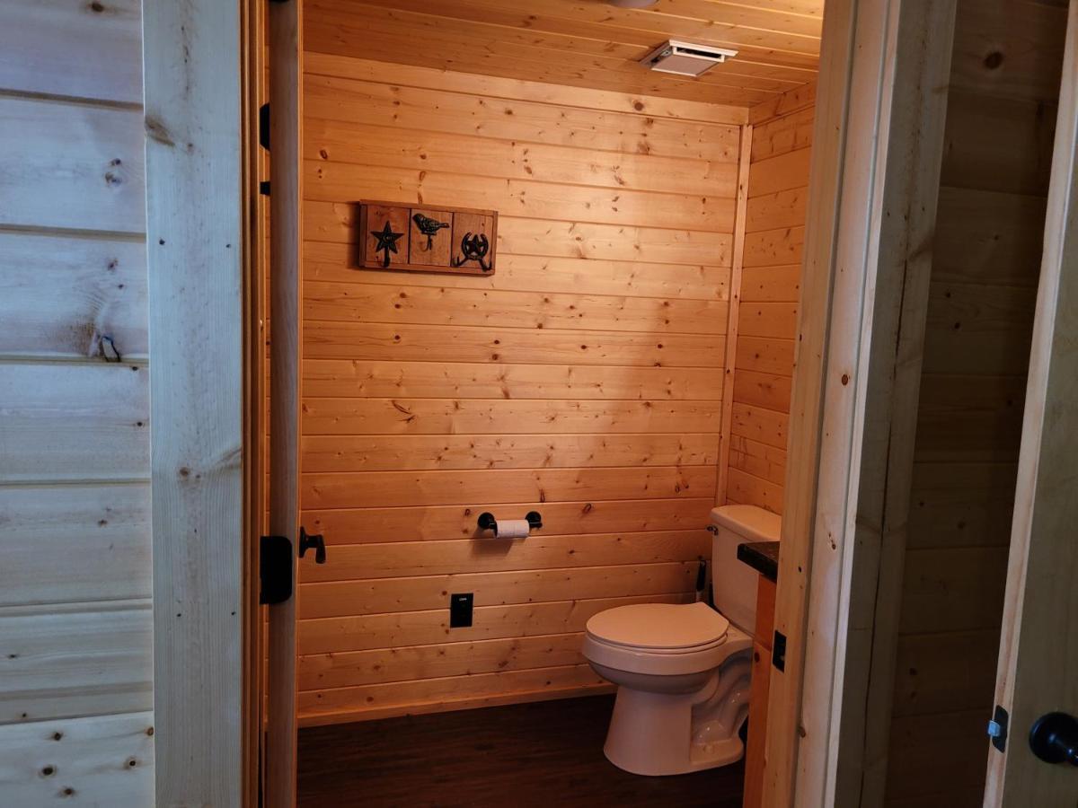 Al'S Hideaway Cabin And Rv Space, Llc Pipe Creek Exterior photo