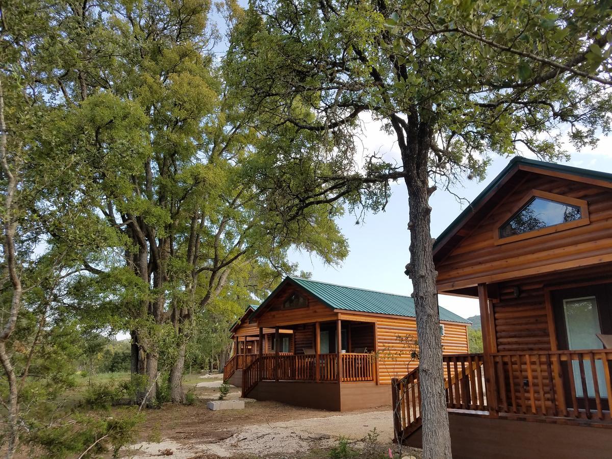 Al'S Hideaway Cabin And Rv Space, Llc Pipe Creek Exterior photo